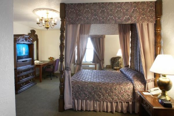 LODGE HOTEL AND CONFERENCE CENTER (Bettendorf)